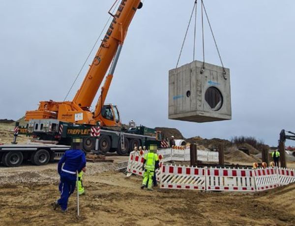 Bauarbeiten zur Infrastruktur im Baugebiet am Linnerberg Ost (Quelle: Bürgerversammlung 2023 in Karlskron; Verwendung mit freundlicher Genehmigung durch Bürgermeister Kumpf)